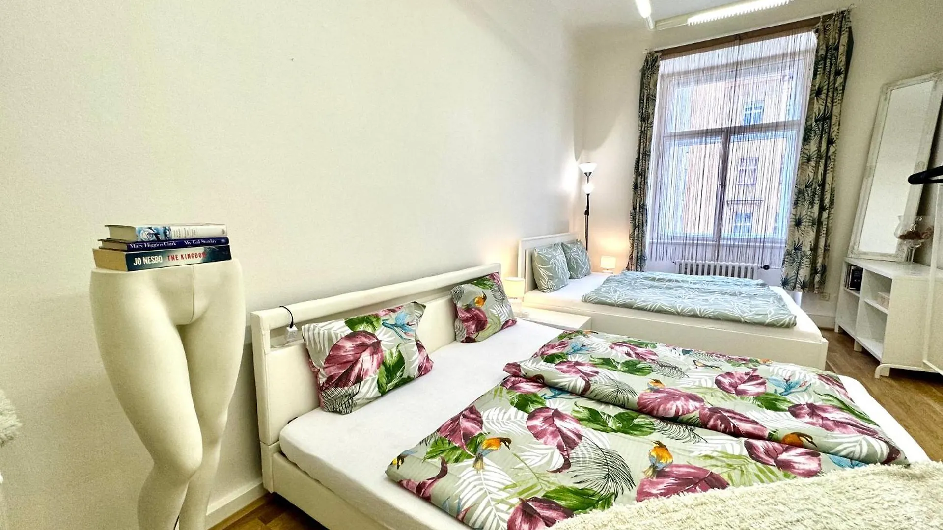 הקונטקטים של Fantastic Apartment In The City Center