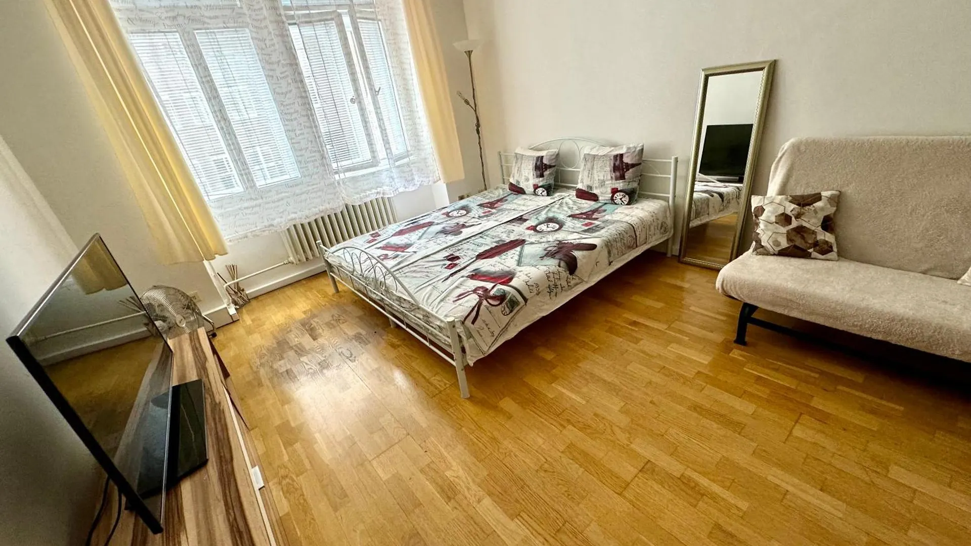 פראג Fantastic Apartment In The City Center
