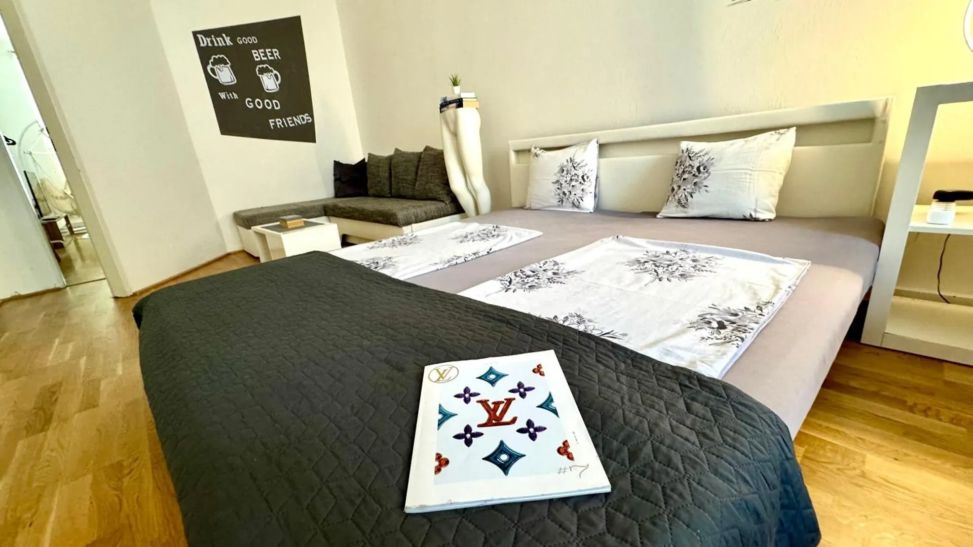 פראג Fantastic Apartment In The City Center